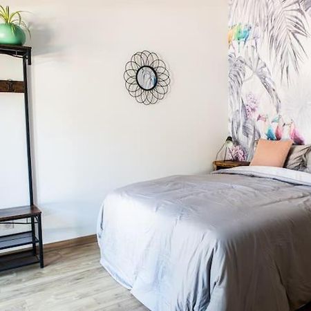 Chambre Tropicale Privee Au Coeur D'Un Village Calme Et Proche Du Vignoble Vinzelles Bagian luar foto